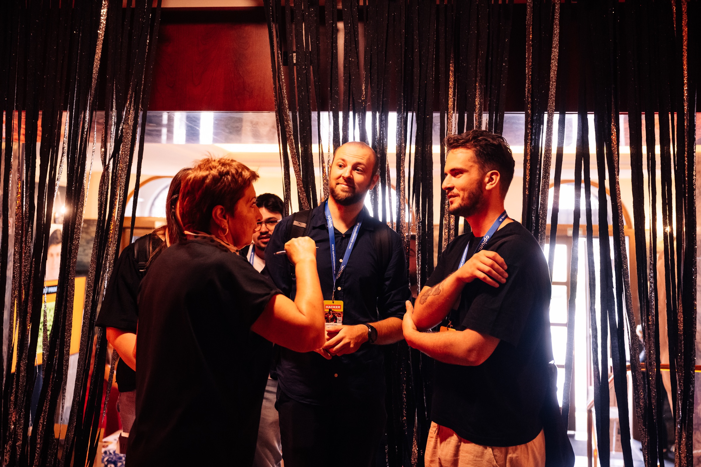 Networking pri vstupe do divadla